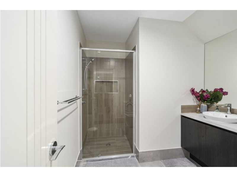 44 Steamer Way, Spring Mountain QLD 4124