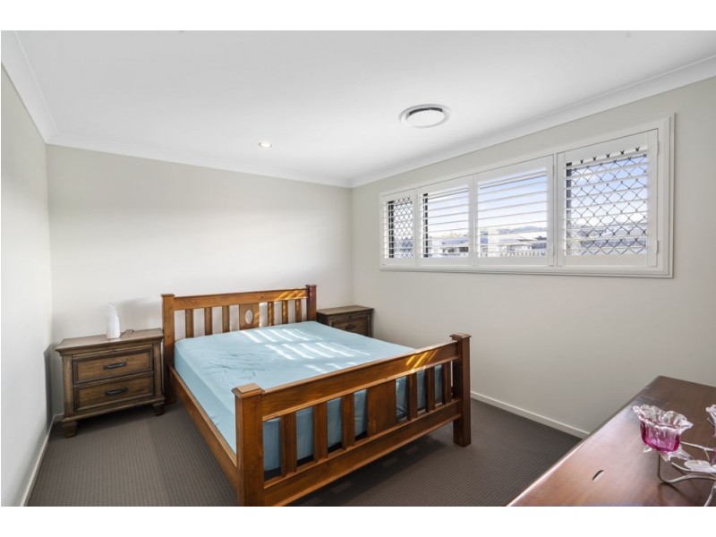 44 Steamer Way, Spring Mountain QLD 4124