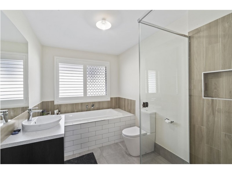 44 Steamer Way, Spring Mountain QLD 4124