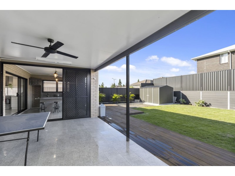 44 Steamer Way, Spring Mountain QLD 4124