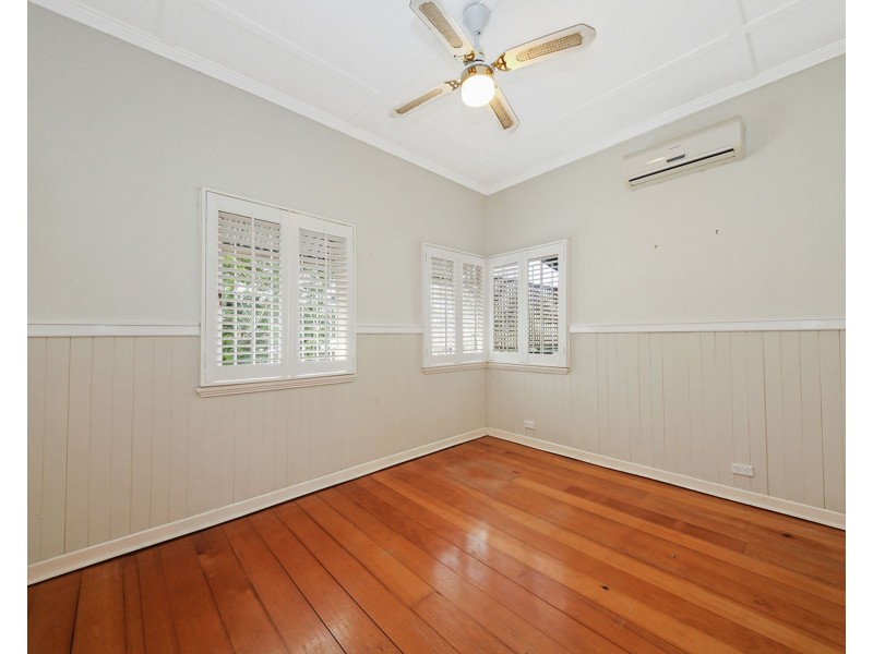 29 Livingstone Street, Yeerongpilly QLD 4105