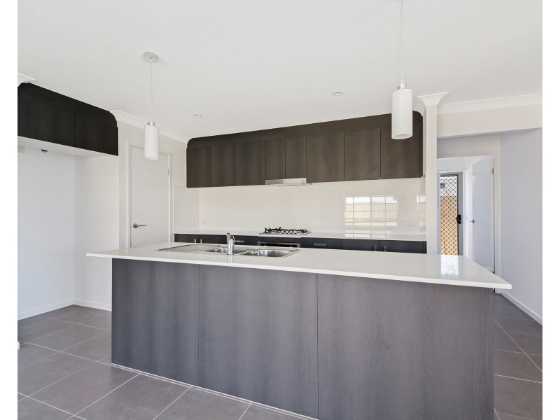 10 Bradleys Street, Ripley QLD 4306