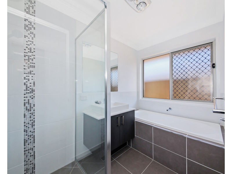 10 Bradleys Street, Ripley QLD 4306