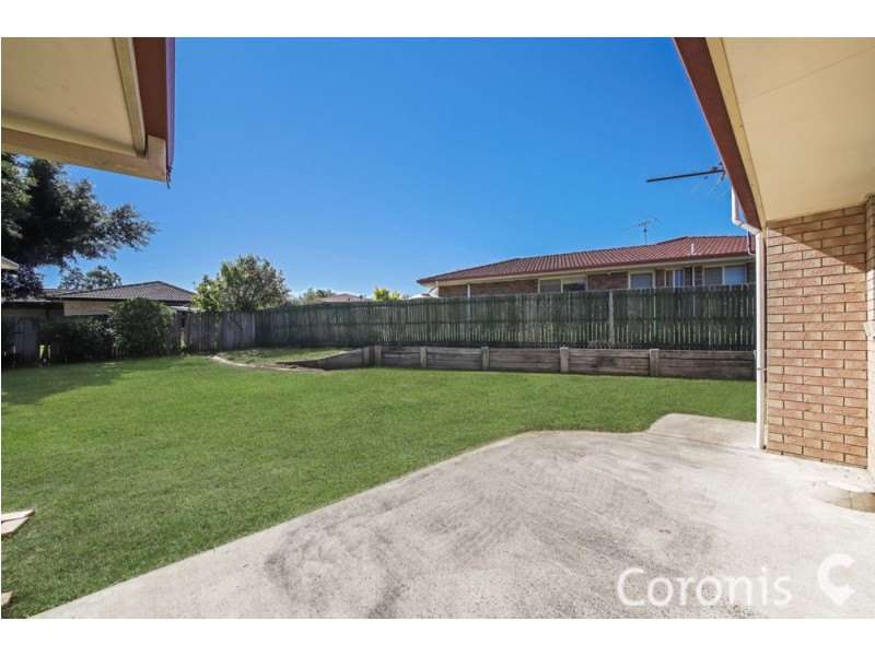 8 Crystal Court, Camira QLD 4300