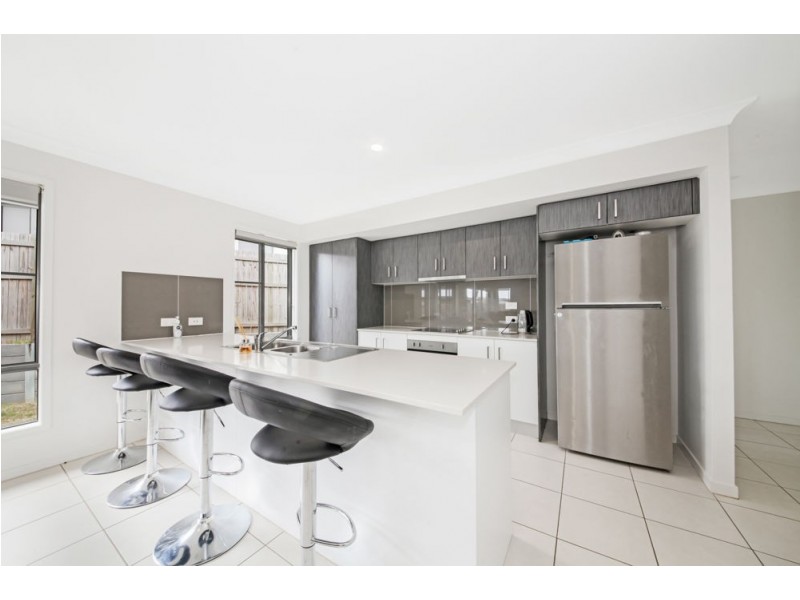 10 William Bay Court, South Ripley QLD 4306