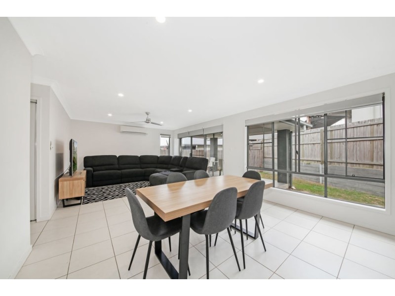 10 William Bay Court, South Ripley QLD 4306