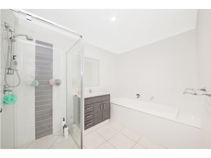 10 William Bay Court, South Ripley QLD 4306
