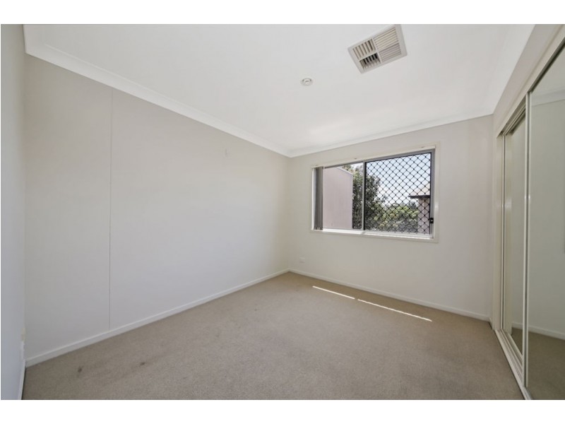 13 Creekside Drive, Springfield Lakes QLD 4300