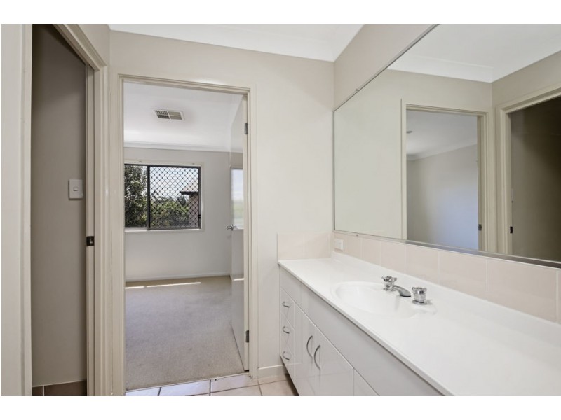 13 Creekside Drive, Springfield Lakes QLD 4300