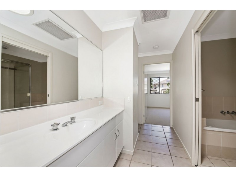 13 Creekside Drive, Springfield Lakes QLD 4300