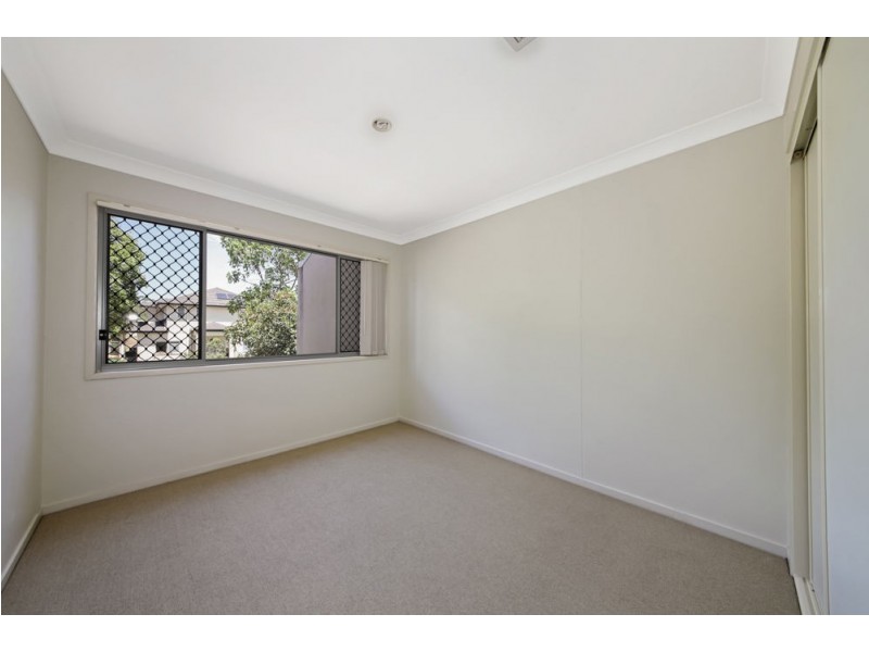 13 Creekside Drive, Springfield Lakes QLD 4300