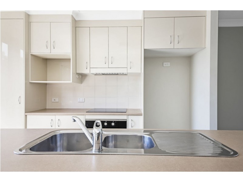 13 Creekside Drive, Springfield Lakes QLD 4300
