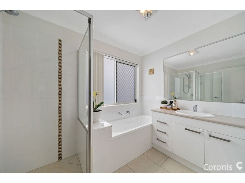 14 Mount Roberts Street, Park Ridge QLD 4125