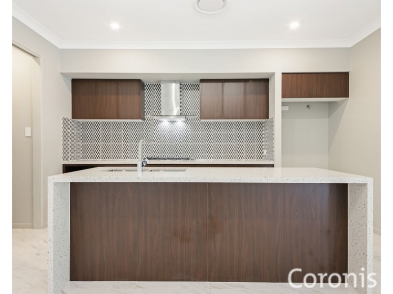 28 Shearwater Tce, Springfield Lakes QLD 4300