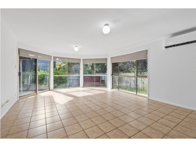 25 Columbus Pl, Forest Lake QLD 4078