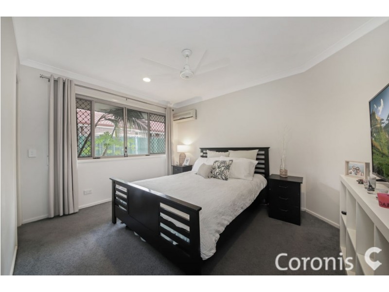 4 lakeside cres, Forest Lake QLD 4078