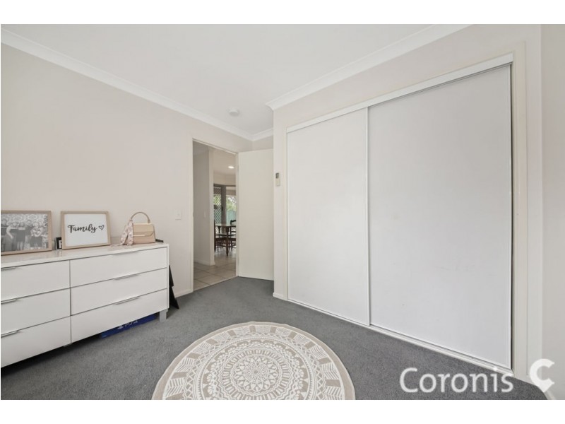 4 lakeside cres, Forest Lake QLD 4078