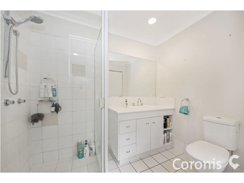 4 lakeside cres, Forest Lake QLD 4078