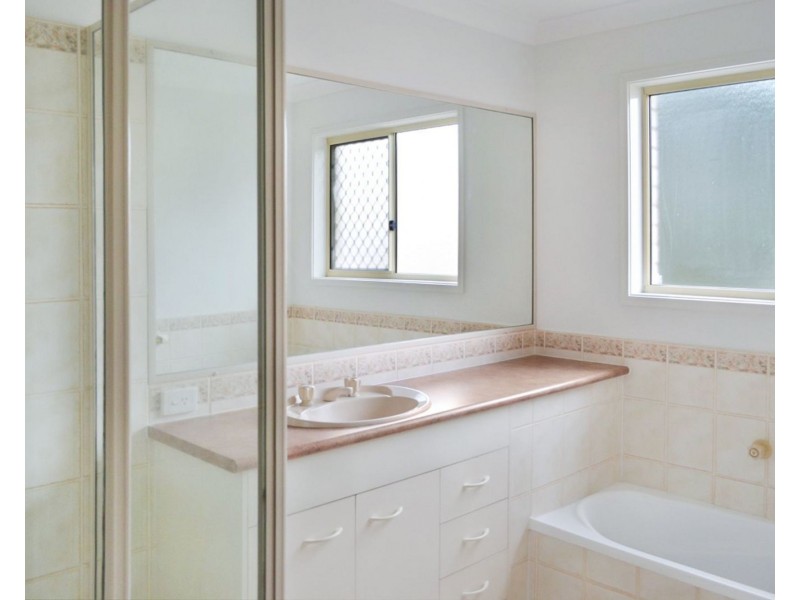 32 Blackbutt Place, Brookfield QLD 4069