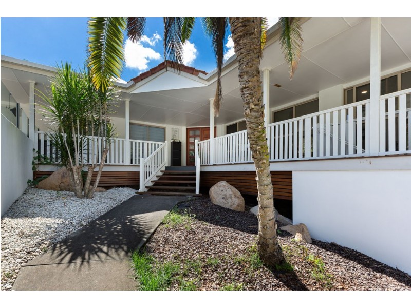 1 Oolyie Close, Chapel Hill QLD 4069