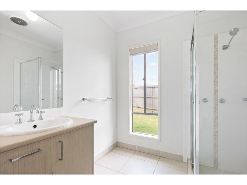 35 Balm Avenue, Springfield Lakes QLD 4300