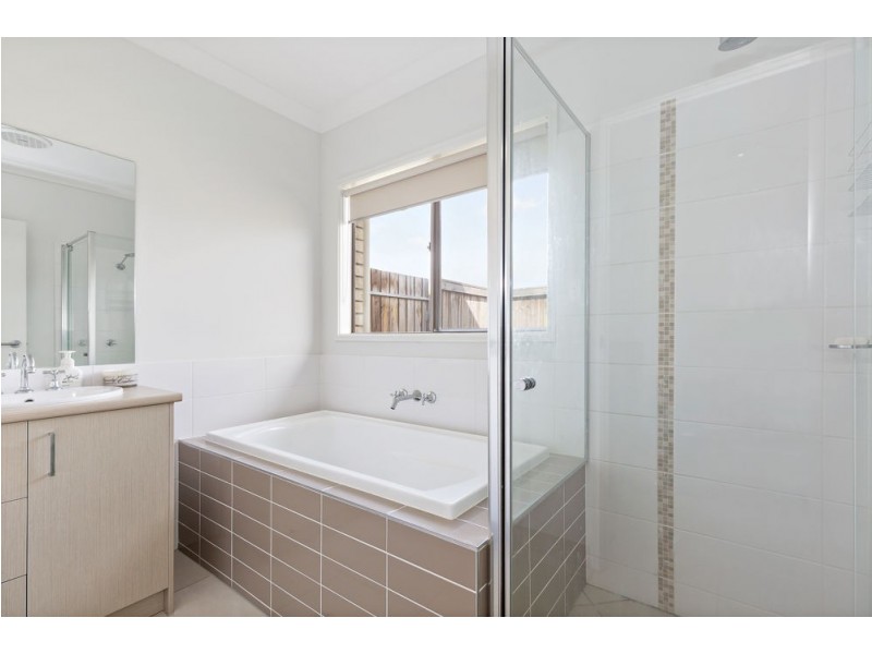 35 Balm Avenue, Springfield Lakes QLD 4300