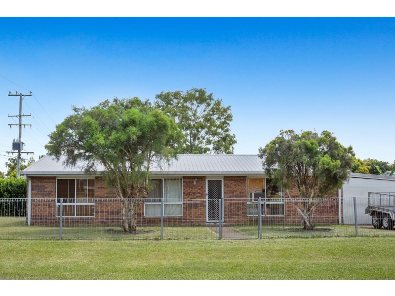 1 Diane Court, North Booval QLD 4304