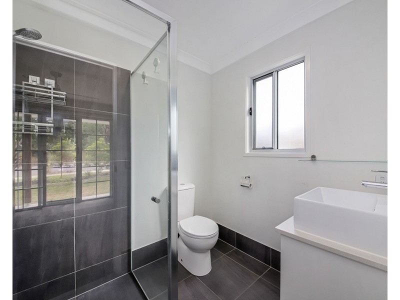 2/22 Booth St, Redbank QLD 4301