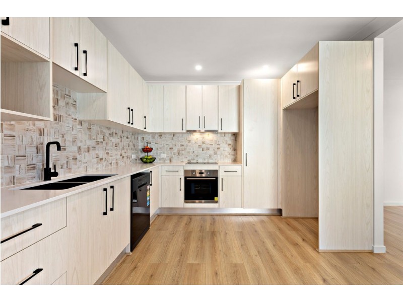 44 Cameron Parade, Wynnum QLD 4178