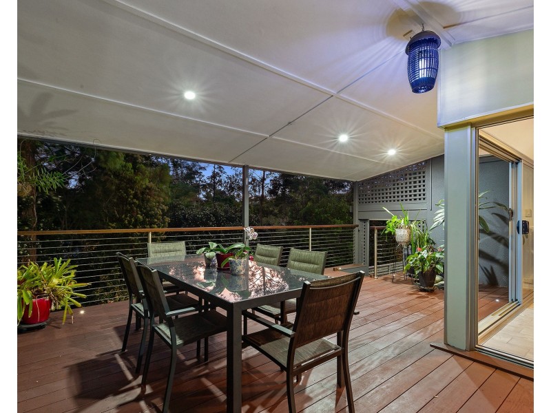 20 Stralock Street, Chapel Hill QLD 4069