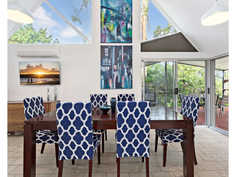 20 Stralock Street, Chapel Hill QLD 4069