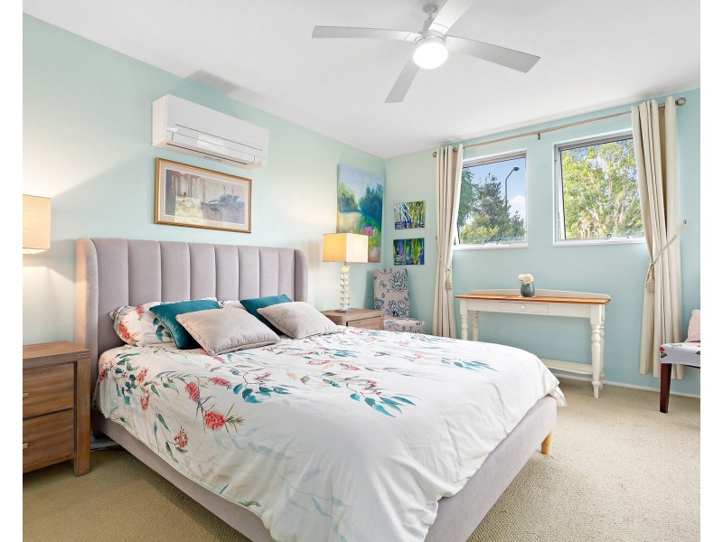 20 Stralock Street, Chapel Hill QLD 4069