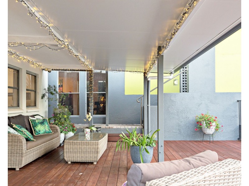 20 Stralock Street, Chapel Hill QLD 4069