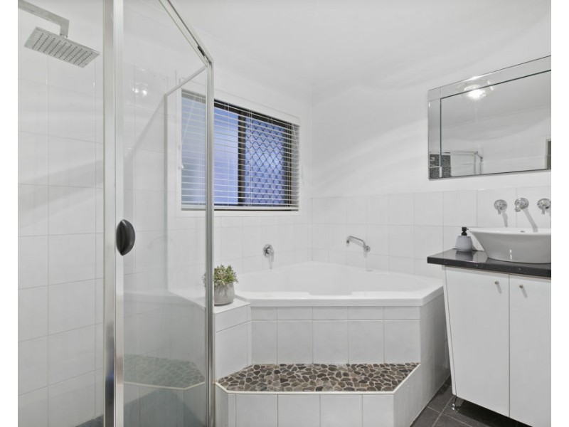 18 Port Street, Jamboree Heights QLD 4074