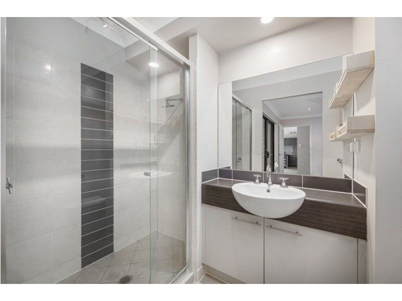 15 Carnarvon Avenue, Springfield Lakes QLD 4300