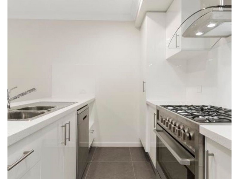 18 Carnelian Street, Collingwood Park QLD 4301