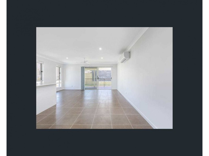 27 New York Way, Spring Mountain QLD 4124