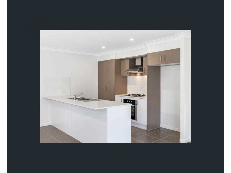 27 New York Way, Spring Mountain QLD 4124