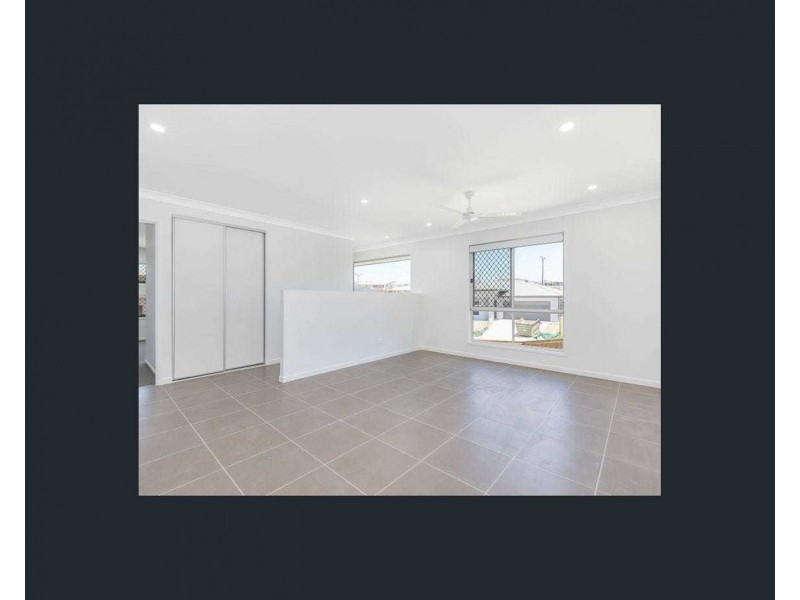 27 New York Way, Spring Mountain QLD 4124