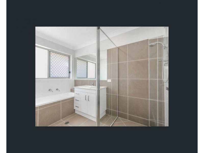 27 New York Way, Spring Mountain QLD 4124