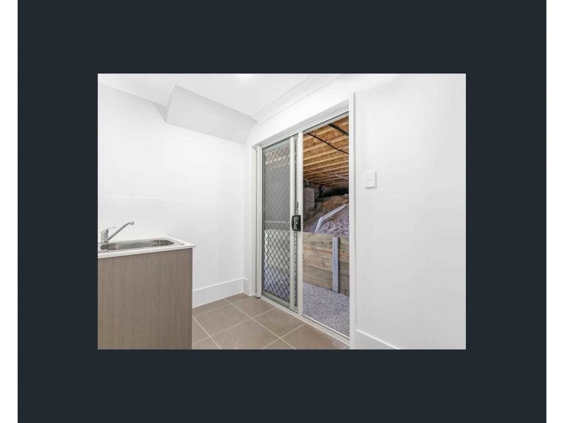 27 New York Way, Spring Mountain QLD 4124