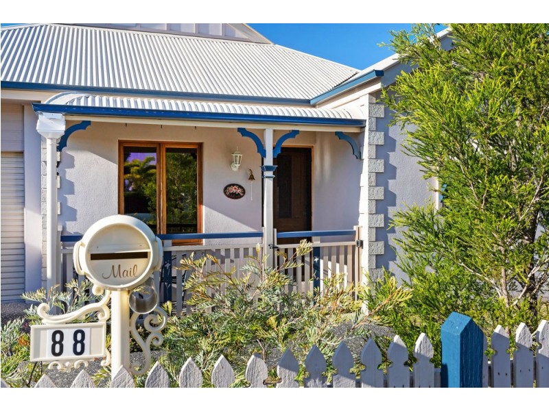 88 Park Edge Drive, Springfield Lakes QLD 4300