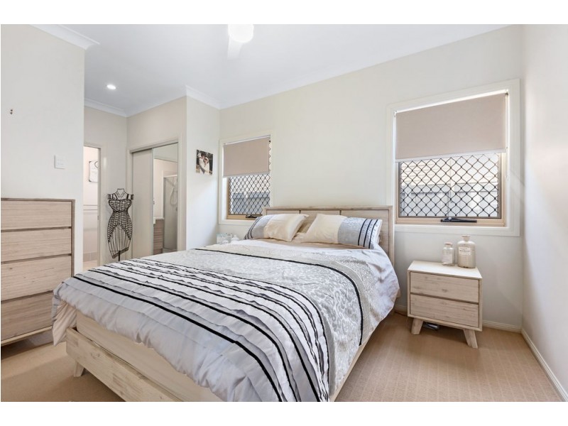 88 Park Edge Drive, Springfield Lakes QLD 4300