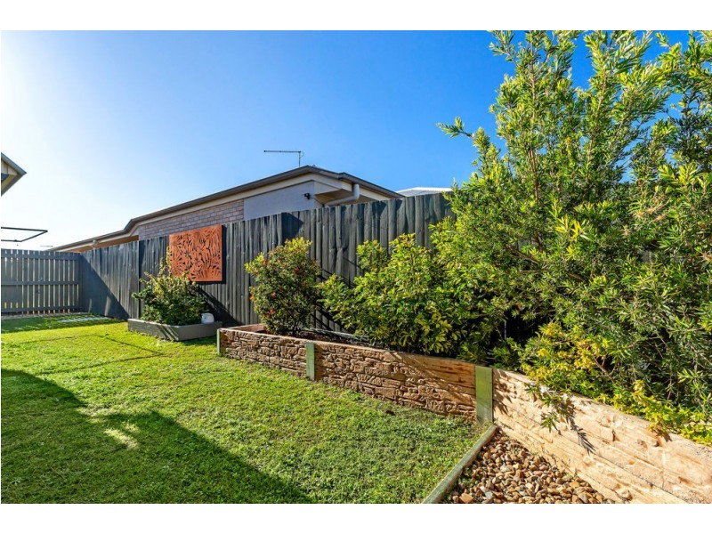 88 Park Edge Drive, Springfield Lakes QLD 4300