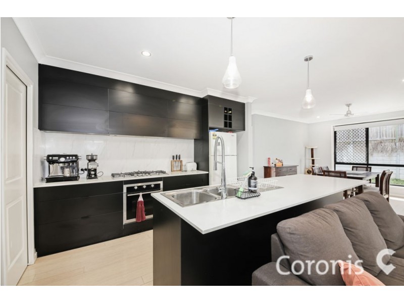 197 Woodline Drive, Spring Mountain QLD 4124