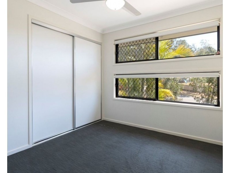 1/27 Eustace Cct, Augustine Heights QLD 4300