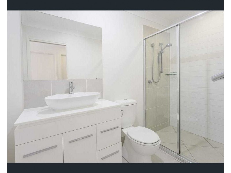 2/27 Eustace Cct, Augustine Heights QLD 4300