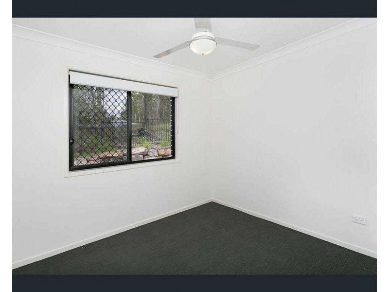 2/27 Eustace Cct, Augustine Heights QLD 4300