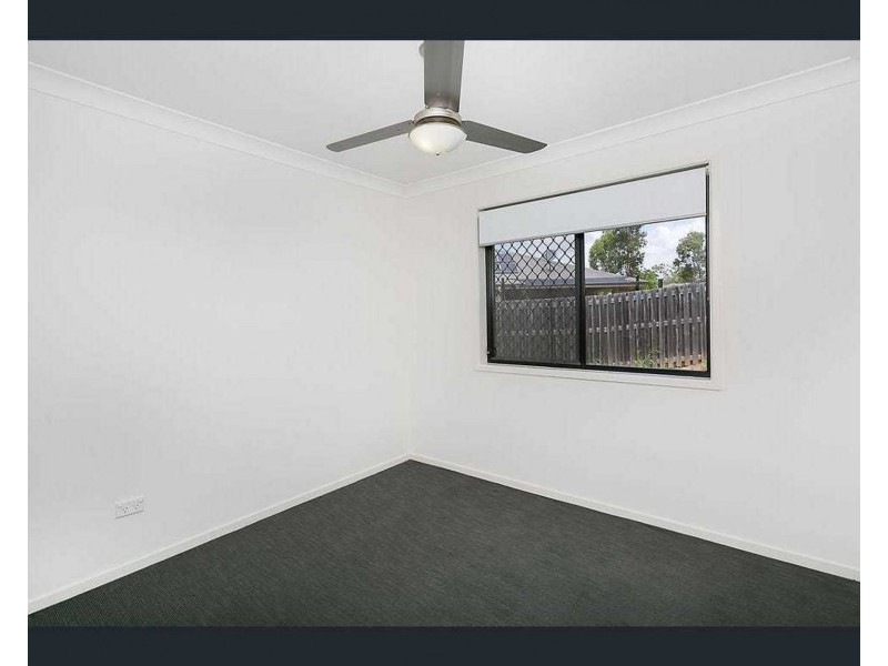 2/27 Eustace Cct, Augustine Heights QLD 4300