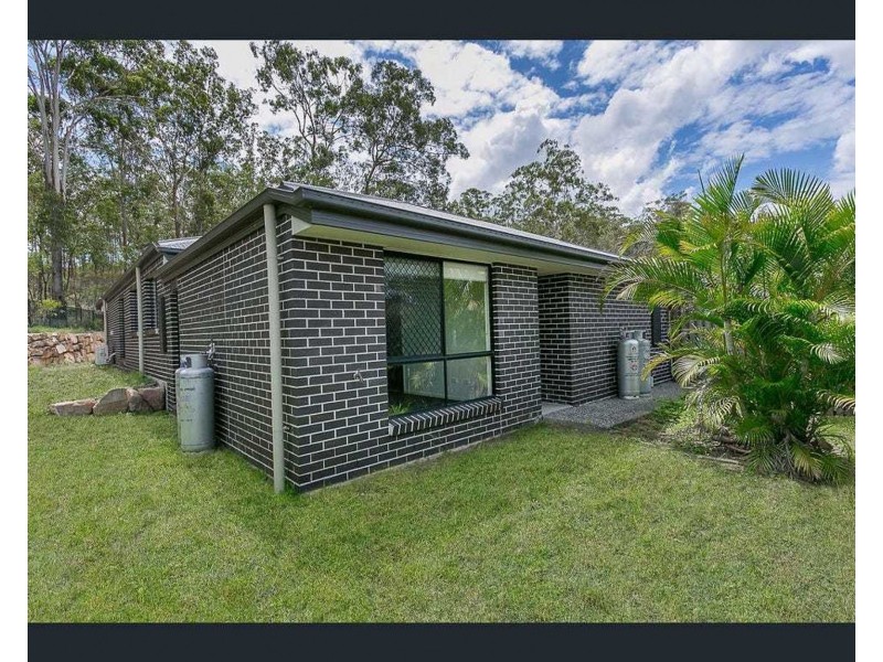 2/27 Eustace Cct, Augustine Heights QLD 4300